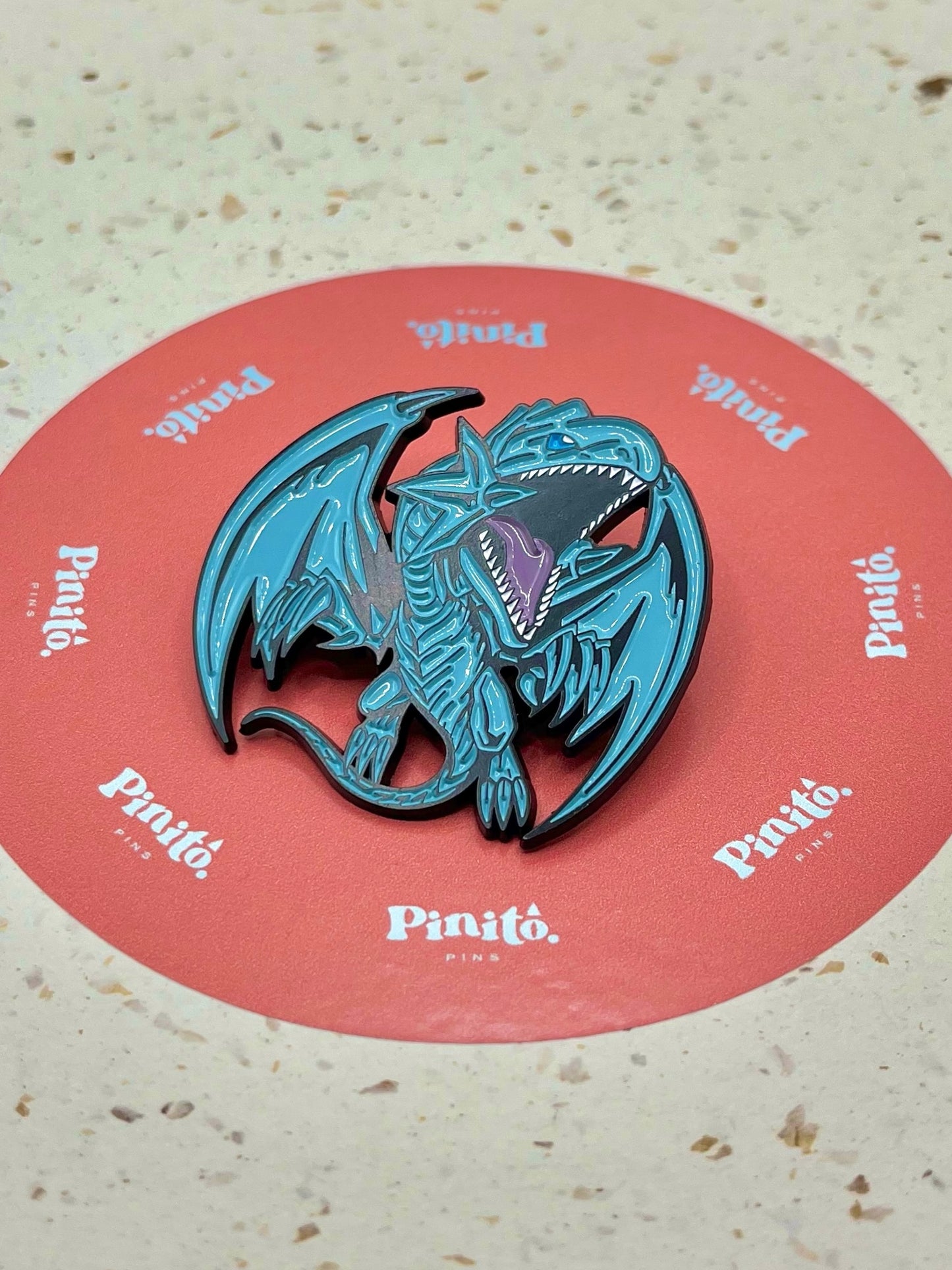 Dragón de Ojos Azules